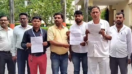 गोरखपुर: 5 सूत्रीय मांग को लेकर कमिश्नर कार्यालय पहुंचा प्रबंधक शिक्षक कल्याण संघ