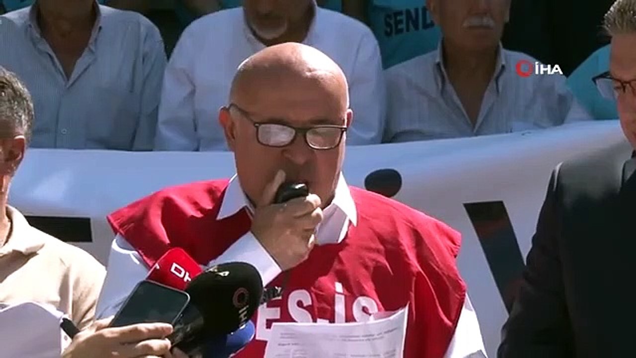 Les employés de la centrale thermique de Yeniköy se rassemblent devant le Parlement pour protéger les mines