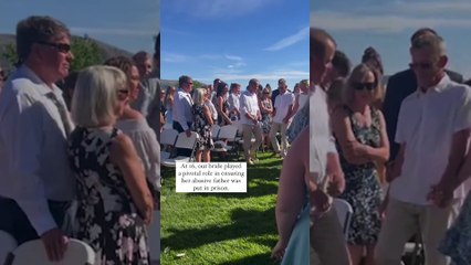 Vídeo emocionante: noiva é levada ao altar por 15 homens que a ajudaram a escapar do pai abusivo