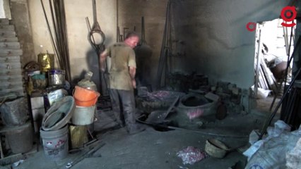 Sıcaklık bin 200 dereceye kadar çıkıyor: Döküm ustalarının zor mesaisi