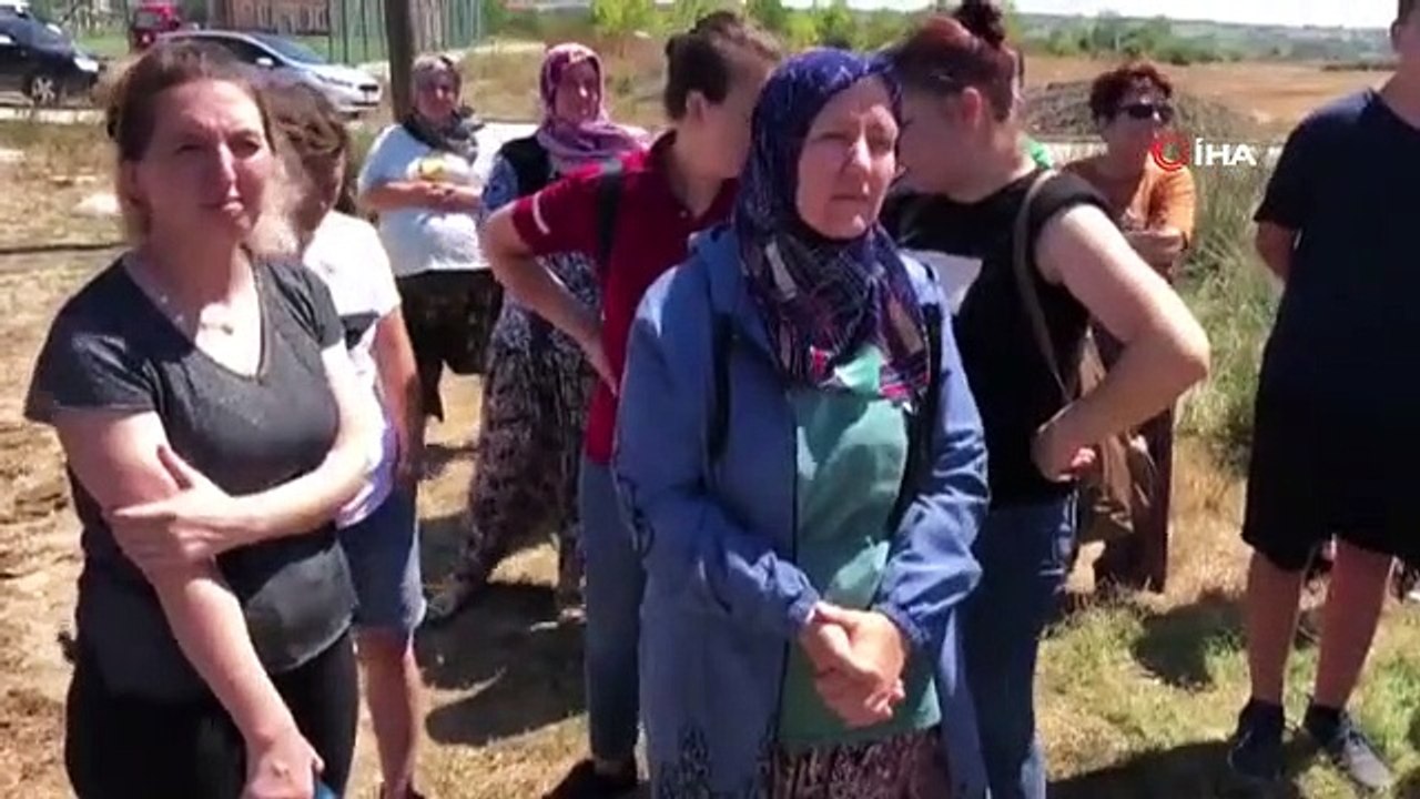 C'est ainsi qu'ils ont protesté contre la pénurie d'eau： Il a pris une douche dans l'abreuvoir