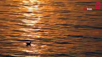 Van Gölü’nde hayranlık uyandıran gün doğumu