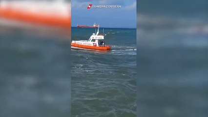 Bagnante in difficolta' a Vibo Valentia, interviene la Guardia costiera