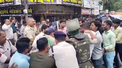 एनएसयूआइ ने किया पुतला दहन का प्रयास