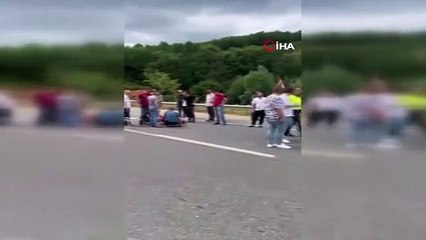 Une voiture et une moto sont entrées en collision à D-100： 2 blessés