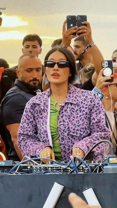 Peggy Gou - "(It Goes Like) Nanana"