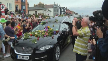 Musica, fiori e commozione per l'addio a Sinead O'Connor