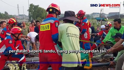 Momen Petugas Damkar Jaktim Evakuasi Jenazah Pria Obesitas dengan Berat 210 Kg