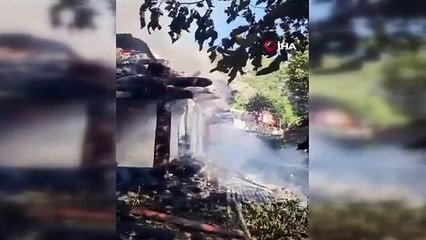 5 maisons et granges devenues inutilisables dans l'incendie du village d'Artvin