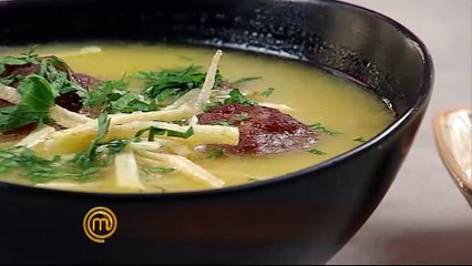 Gaby innovó con una sopa de maní inspirada en su mamá y abuela