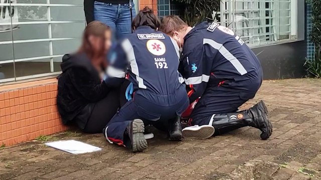 Mulher passa mal e é socorrida pelo Samu no Centro