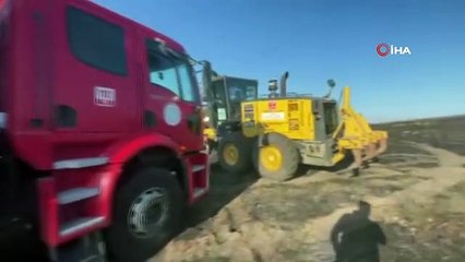 250 dönüm tarım arazisi ve ayçiçeği tarlası kül oldu