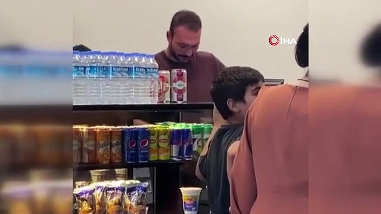 Gorkem Sevindik, le célèbre acteur de la Vallée des loups, a été vu vendre à la cantine