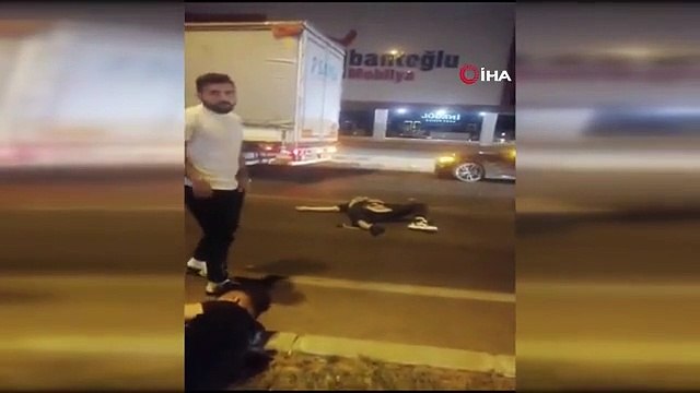 Motosiklet tıra arkadan çarptı: 1 ölü, 1 ağır yaralı