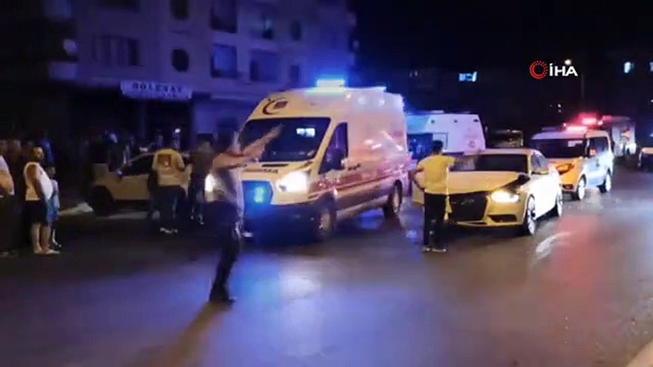 Köpeğe çarpmamak için ani fren yapınca başka otomobil çarptı: 5 yaralı