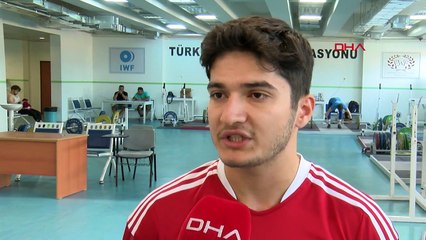 La nouvelle cible des jeunes haltérophiles à ASKİ Spor est le championnat du monde.