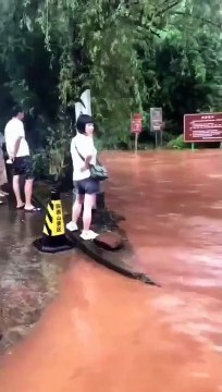 Cheias no sudoeste da China fazem pelo menos sete mortos