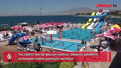 Van’da Akdeniz sahillerini aratmayan köpük partisi