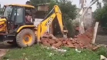 कटनी: न्यायालय के आदेश पर हुई बड़ी कार्यवाही,जमीन से हटाया अवैध कब्जा