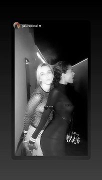 Tina Kunakey en vacances