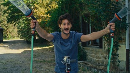 « Le Livre des solutions » : Pierre Niney dans la peau d’un réalisateur tourmenté et hilarant