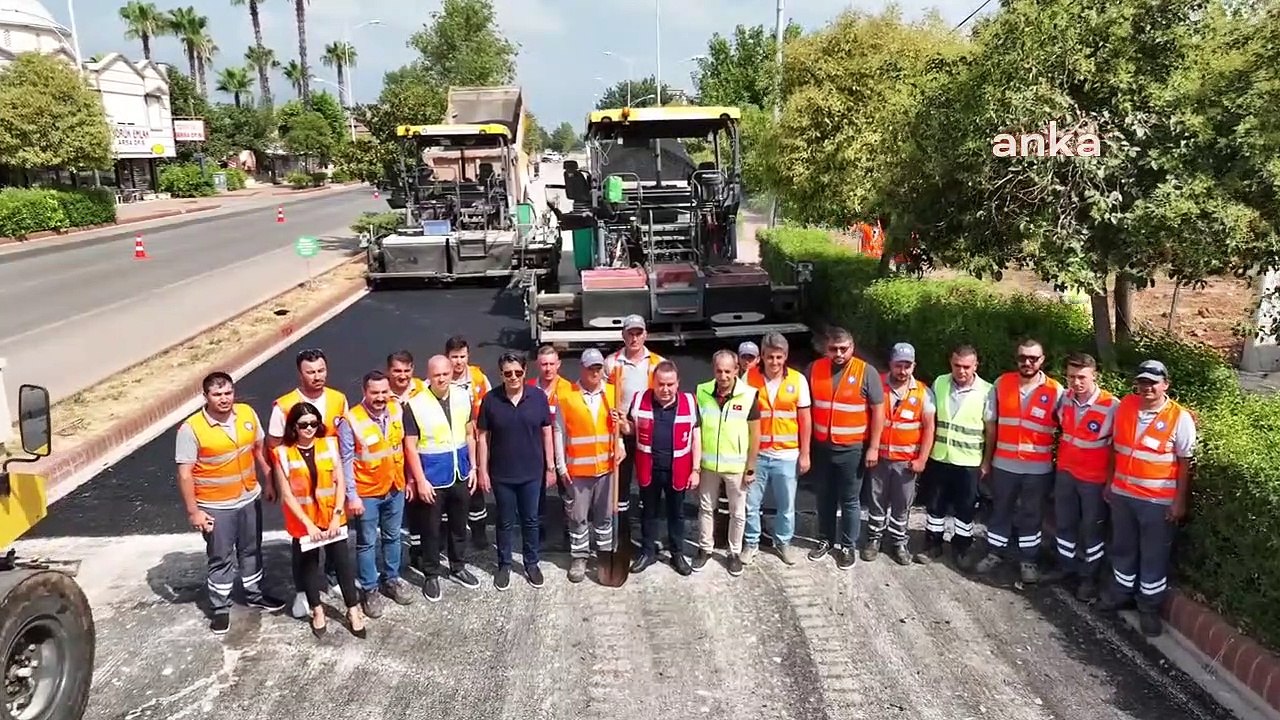 Antalya Büyükşehir Belediyesi Döşemealtı'nda Sıcak Asfalt Çalışması Yaptı