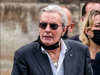 Alain Delon : sa femme de compagnie Hiromi Rollin auditionnée, son domicile perquisitionné