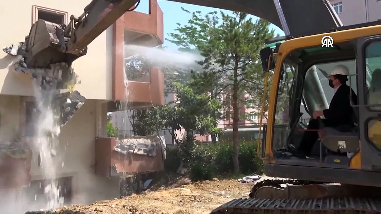 Bakan Özhaseki'den İstanbul'da kentsel dönüşümü...