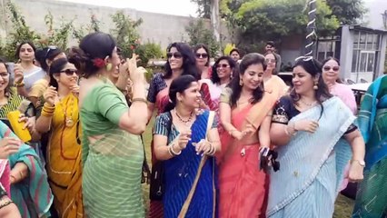 Download Video: Womens Celebration: लहरिया उत्सव में महिलाओं ने किए शानदार डांस