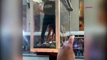 ABD'de bir illüzyon gösterisine ait görüntüler herkesi şaşırttı! 4 kişiyi saniyeler içerisinde...