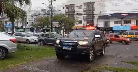 Veja momento que polícia invade quarto de estudante acusado de estuprar mais de 300 crianças