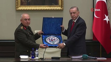 Cumhurbaşkanı Erdoğan’dan Fidan’a ‘üstün hizmet’ madalyası