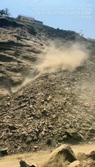 انهيارات خطيرة بـ"عثوان الداير" والأهالي يطالبون بصيانة الطريق