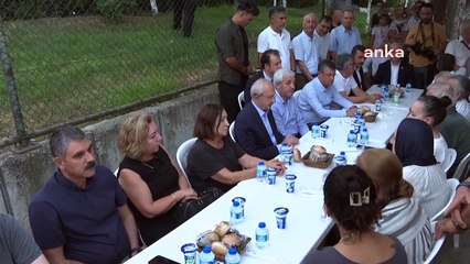 Kılıçdaroğlu a rendu une visite de condoléances à la famille de Faruk Özdemir, qui a perdu la vie à la suite d'une crise cardiaque.