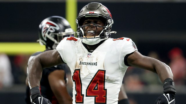 Sell Mike Evans And Chris Godwin With Bucs QB Prospects