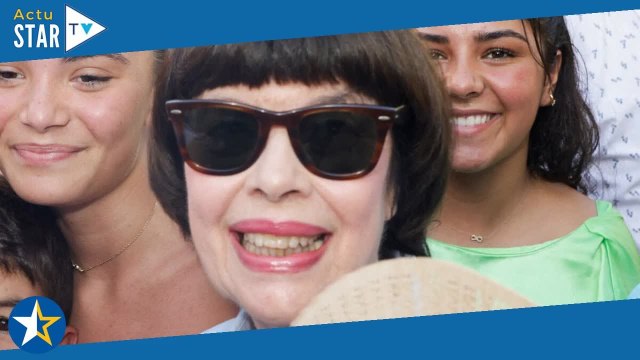 PHOTOS Mireille Mathieu en liberté la chanteuse s'offre un bain de foule malgré les rumeurs