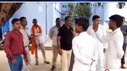 बड़ा हादसा: घर में चारपाई पर सोए सगे भाइयों को सांप ने डसा, दोनों की दर्दनाक मौत, मची चीख- पुकार
