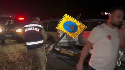 Kaza yapanların yardımına gidenlerin arasına başka bir araç daldı: 3 ölü, 7 yaralı