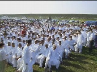 TRECE  TIMPUL TRECE VIATA