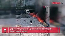 Çağlayan’da yangına bir garip müdahale! Biri taş attı, diğeri rüzgarla savaştı