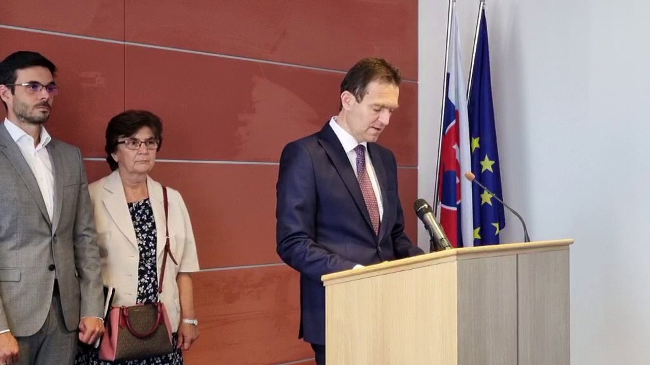ZÁZNAM: O voľbu poštou zo zahraničia požiadalo 72.993 občanov