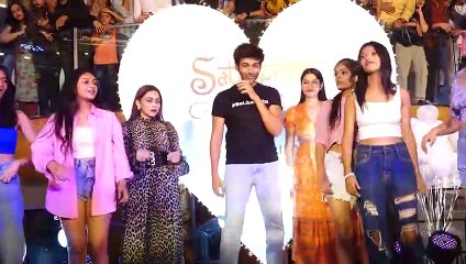 Kartik Aaryan gets marriage proposal from a fan