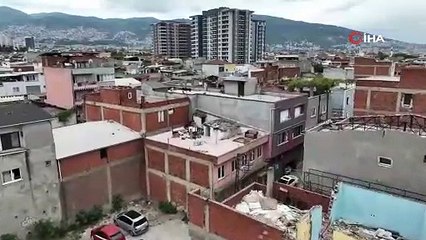 Beşyol’da riskli binaların yıkımı sürüyor