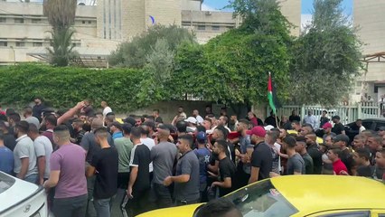تشييع عنصر من من كتائب الأقصى قتل برصاص الجيش الإسرائيلي في الضفة الغربية