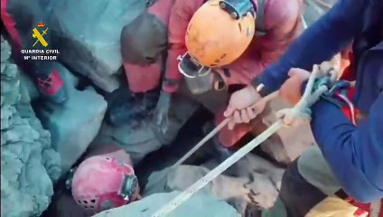 La Guardia Civil rescata a un espeleólogo accidentado en Huesca