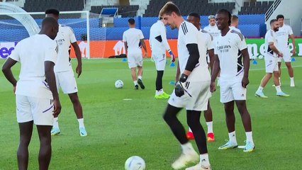 Courtois rompe ligamento do joelho às vésperas de estreia no Espanhol