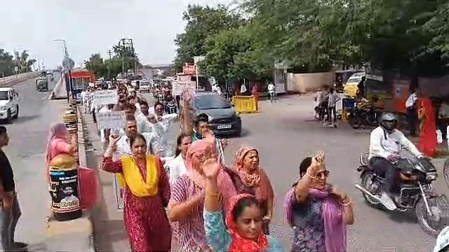 नर्सेज ने रैली निकाल किया प्रदर्शन, 23 अगस्त को जयपुर करेंगे कूच