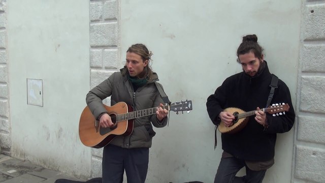 Venice Italy Buskers Singing Smoke gets in your eyes 2018