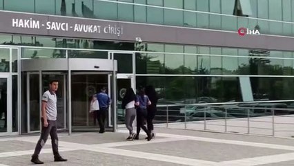 La tante-neveu qui a volé les chaussures de l'appartement est au palais de justice