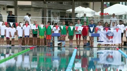 Sport-36e championnat international de natation des îles des Princes a commencé